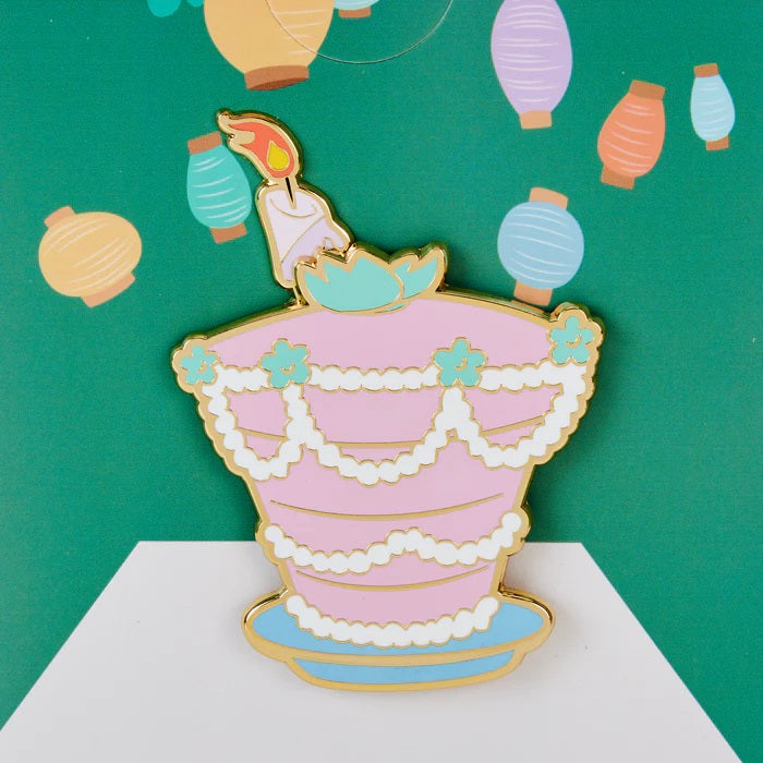 LOUNGEFLY : DISNEY - Alice In Wonderland Unbirthday Cake Sliding 3" Pin